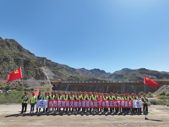 施工現場合影 攝影:郭有為.JPG